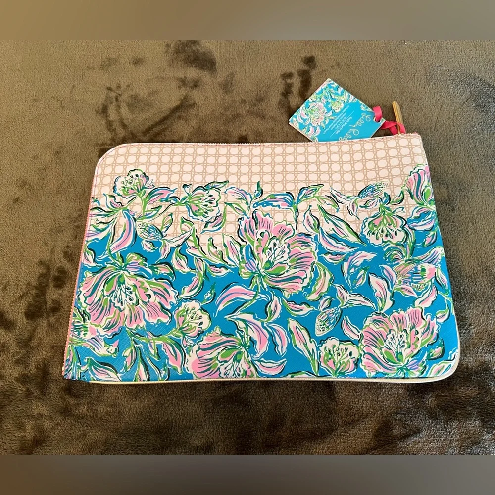 NWT Lilly Pulitzer Tech Pouch 2 Piece Set - Cumulus Blue Chick Magnet